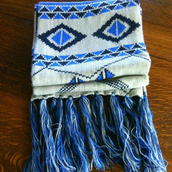 Long Soft Scarf Aztec Style Face Ear Protection Neck Knitwear Blue & Gray Unisex - Picture 2 of 16
